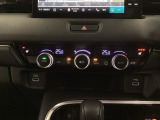オートエアコンがついてますので簡単操作で快適に過ごせます。シートヒータースイッチ内蔵で前席の左右別々に3段階で温度設定ができます。