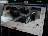 【3Dサラウンドカメラ】は狭い場所でも安心して駐車できるようにサポート。タッチスクリーンの表示と音で障害物との距離を確認できます。車幅感覚に慣れていない方や駐車の苦手な方には必見の装備といえます♪