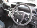 運転席まわり。スイッチやレバー等が使いやすく配置されています。