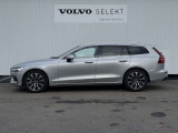 ◆サイド/流麗なプロポーションはVOLVO車の真骨頂。「美しいものと共にありたい」というオーナーの願いを満たします