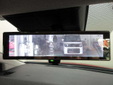 スマートルームミラー付きで後部座席に乗車してても後方がしっかり見れます