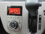 エアコンはオートエアコンになっています。