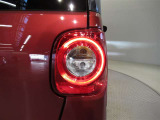 LEDテールライトです。省電力、高輝度のLEDは明るく照らすので夜間運転時の視認性を高めます。スタイリッシュな見た目で細かいところもこだわりたいあなたに!