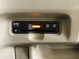 ハンドルの左下にETCがついています。高速道路の料金所の通過も楽々です。 カードの取り出しもしやすい場所についています。