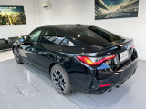 【展示場について】九州エリア最大級の展示場常時30台以上のBMWを展示しております。入庫する予定車両やNET掲載が間に合っていない車両も御座いますので是非一度お問い合わせ下さい。0078-6002-772723