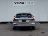 ◆バック/万が一を考え、安全性を重視する方に選ばれているVOLVO車。ドアを開閉するとその重み・厚みに驚くはず