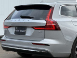 ◆バック/万が一を考え、安全性を重視する方に選ばれているVOLVO車。ドアを開閉するとその重み・厚みに驚くはず