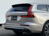 ◆バック/万が一を考え、安全性を重視する方に選ばれているVOLVO車。ドアを開閉するとその重み・厚みに驚くはず