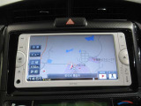 純正ナビを装備。タッチパネル式で使いやすく、お出かけもラクラクです。