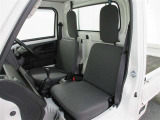 清潔で広々した座席です。ぜひ、現車を見て体感してみてください。