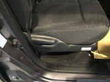 シートはフィット性も良く、楽な運転姿勢を保てます。