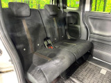 後部座席も気になるようなキズ・汚れやへたり等、大きなダメージはなく、良好な状態です。