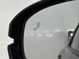 左側に幅寄せが苦手な方を助けるピタっと駐車ができるその名もピタ駐ミラー装備
