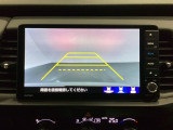バックでの車庫入れも安心です! リアカメラが付いているバックモニター付のナビを装備しております。操作線もついており距離感も画面から確認できます。