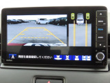 リアワイドカメラシステム!従来の視野に加えて、後方側方を約180&deg;まで見えるワイドビューと、後方を真上から見たような視野で駐車時などに便利なトップダウンビューの3つの視野があります!