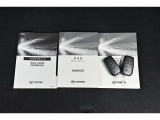 保証書・記録簿・取扱説明書と揃っていいます。キーの電池は新品にお取替えしてから納車させて頂きます。