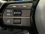 オーディオコントロールスイッチ付き!ハンドルを握ったままチャンネルや音量の調整が可能です。見た目以上に運転していると便利な機能なんですよ。