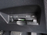 【ETC車載器】は、ビルトインタイプですっきり収納され、見た目も使い勝手も満足のアイテムです。