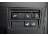 機能性溢れる運転席まわり。使いやすいスイッチ類の配置で運転中のストレスを軽減し楽しくドライブできますよ。