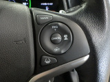 ハンドル右側にはクルーズコントロールのスイッチが装備され運転中の操作も安心して行えます!