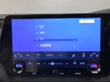 バックモニターが標準装備。お車の車庫入れが苦手な方も大丈夫です。