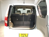 コンパクトボディーなのに、荷室はこんなに広々!たくさん荷物が積めますよ。