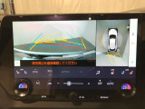 バックモニターが標準装備。お車の車庫入れが苦手な方も大丈夫です。