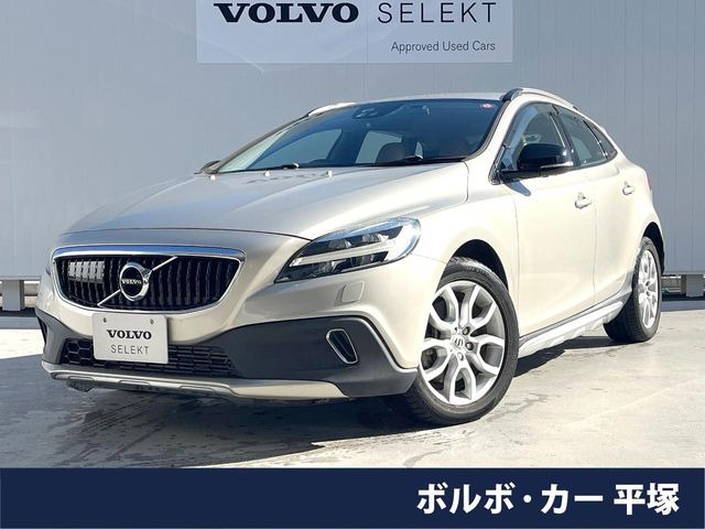 V40クロスカントリーD4 サマム ディーゼル