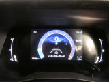 とっても見やすいメーターです。夜間時はラグジュアリーな気分にさせてくれる照明が魅力ですので、夜のドライブも楽しみになりますよ♪