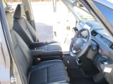 内装もキレイです♪ また、シートカバーの取付等も承ってましたのでお気軽にご相談ください♪