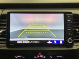 バックでの車庫入れも安心です! リアカメラが付いているバックモニター付のナビを装備しております。操作線もついており距離感も画面から確認できます。