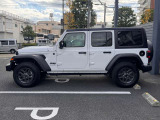 台形のホイールハウスもJeepの特徴。横から見てもJeepだとわかりますね!