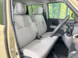 運転席シート廻りは使用感も少なく、良好な状態となっています。前オーナー様が丁寧に使っていたことがよくわかりますね。