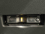 ETCカードを挿入することで高速道路を利用する際の支払いがキャッシュレスになったり、ETCスマートインターチェンジが利用できたり、とても便利なアイテムです!保証は修理保証のみとなります。
