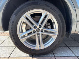 アルミホイールは傷のない綺麗な状態です。