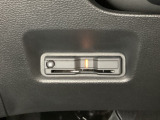 ハンドルの左下にETCがついています。高速道路の料金所の通過も楽々です。 カードの取り出しもしやすい場所についています。