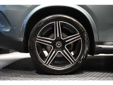 メルセデスの認定中古車「サーティファイドカー」では、万一お車が故障した場合も、ご購入後1年間もしくは2年間※は走行距離にかかわらずメルセデス・ベンツ正規サービスネットワークで無料修理いたします