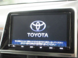 フルセグテレビ・CD・DVDもお楽しみいただけるトヨタ純正9インチナビゲーション(NSZT-Y68T)付きです。
