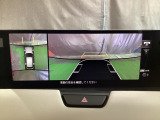 狭い場所での駐車やすれ違いなどでより的確な運転操作に役立つ360&deg;ビューモニターが装備されています。
