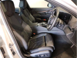 室内は大変綺麗に扱われており、タバコも吸われていない為、車両以外の臭いは感じられません。禁煙車両をご希望の方はこちらのお車をお奨め致します。