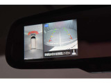 ★バックミラー左側にもアラウンドビューモニターが映ります