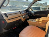 自社認証工場を完備しておりますので、納車前の車検・整備や、アフターメンテナスもばっちりですので、安心して当社にお任せ下さい。また、当社にて車輌ご成約のお客様はオイル交換永久無料のサービス付きです!また
