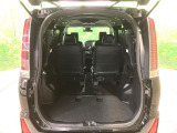 普段のお買い物や通勤、送迎等に十分な荷室スペースを確保しております。セカンドシートを倒すと、大きな荷物の積載も可能です♪