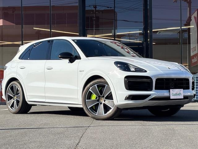 カイエンターボS E-HV 4WD 本革シート