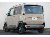 当社の全展示車は入庫時リフトで持ち上げ、車検検査員による下廻りチェックやエンジン・ミッション等機関のチェック、査定士資格を持った販売・仕入担当者による車両チェックをクリアした高品質車のみを厳選し展示。