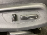シートはパワーシートになっています。ポジションを快適な位置に調整できますよ。