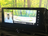【アラウンドビューモニター】専用のカメラにより、上から見下ろしたような視点で360度クルマの周囲を確認することができます☆死角部分も確認しやすく、狭い場所での切り返しや駐車もスムーズに行えます。