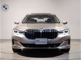 【キドニーグリル】BMWは約90年もの間、ほぼ全ての車両にひと目でBMWだと分かるこの特徴的なフロントグリルが備えられ、デザイン・アイコンとして親しまれてきました。
