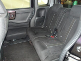 後席も足元広々で快適にドライブ出来ます♪