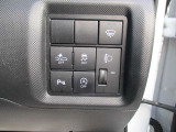 【こだわりの品質】新車にも負けないくらい満足していただけるお車を提供するということが弊社のこだわりでありモットーです。たかが中古車ではなく、されど中古車を実感していただきたいです。